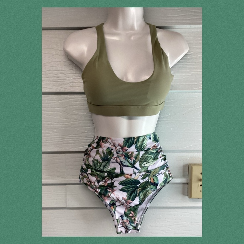 Green two pieces swimsuit.43